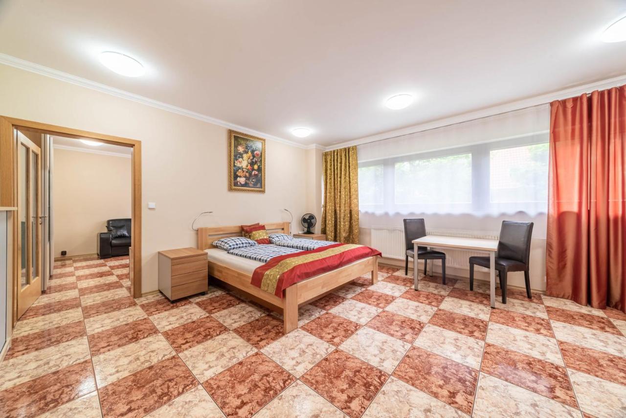 Apartman Blizko Centra Prahy Prague Exterior photo